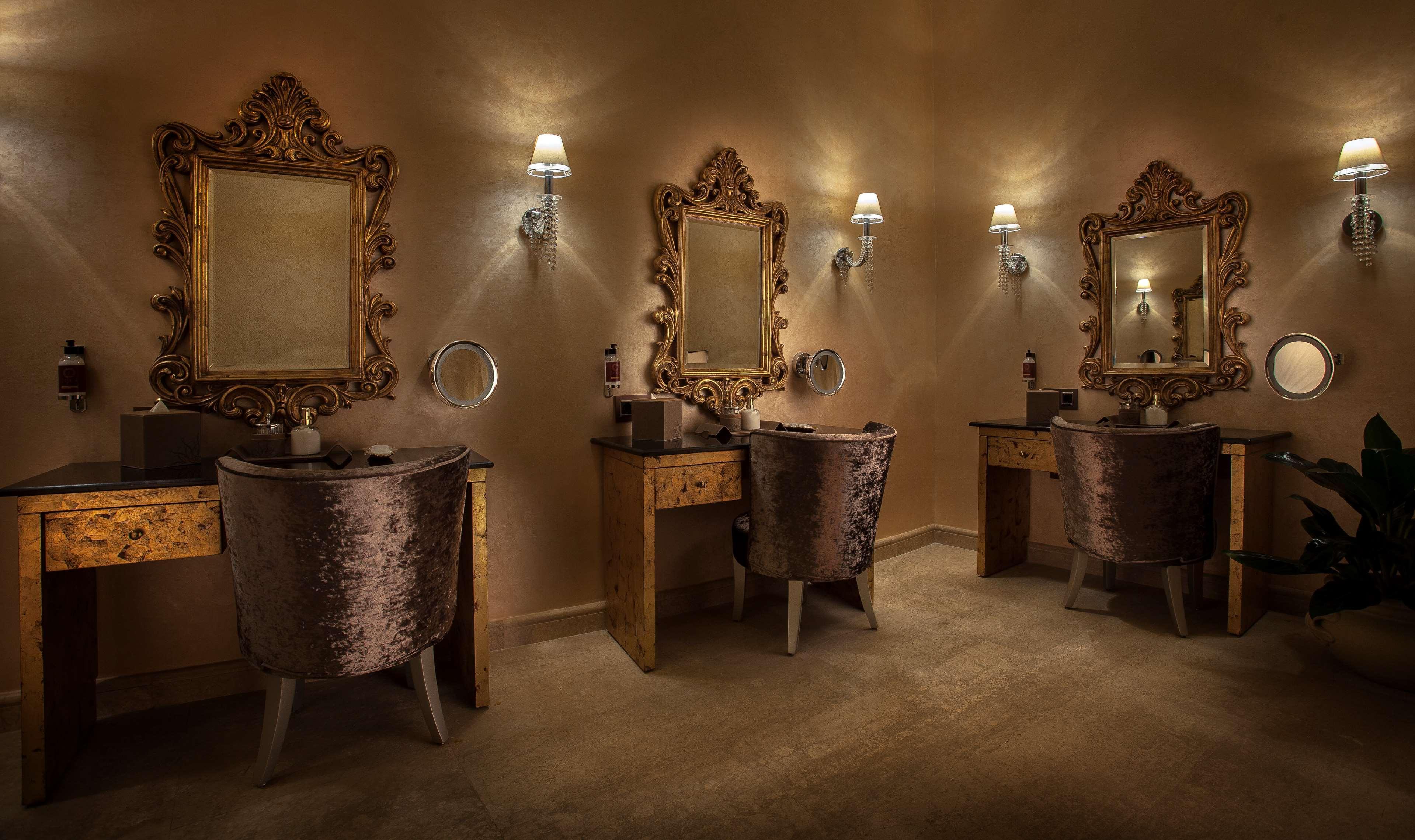 Royal Maxim Palace Kempinski קהיר מראה חיצוני תמונה The dressing room at the National Theatre, London